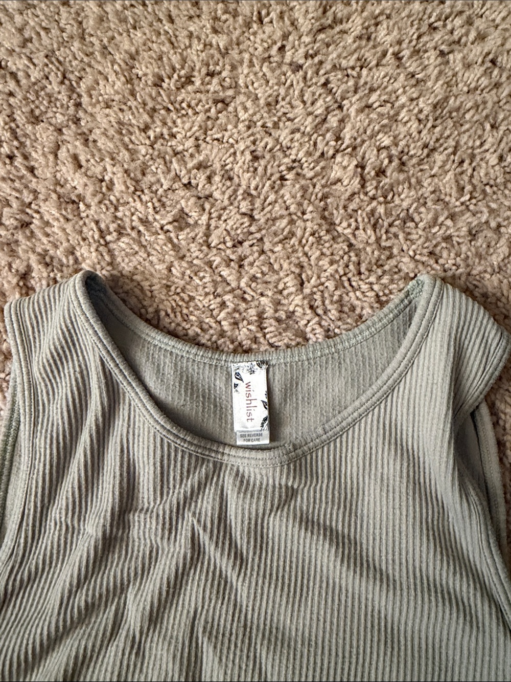 Sage Ribbed Cropped Tank Top - Picture 3 of 3